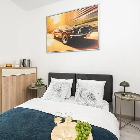 Апартаменты Lumina Spacious With Parking In