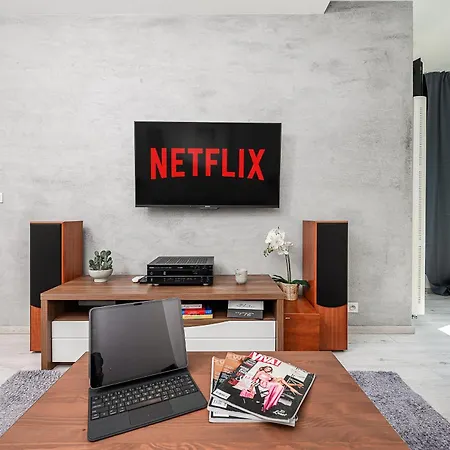 Lumina Spacious With Parking In *