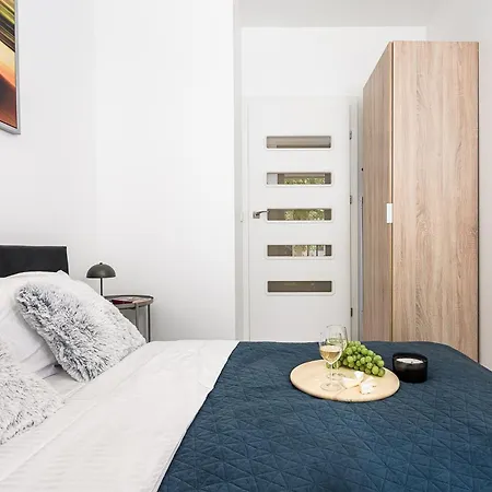 Lumina Spacious With Parking In * Warschau