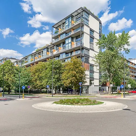 Lumina Spacious With Parking In Warschau