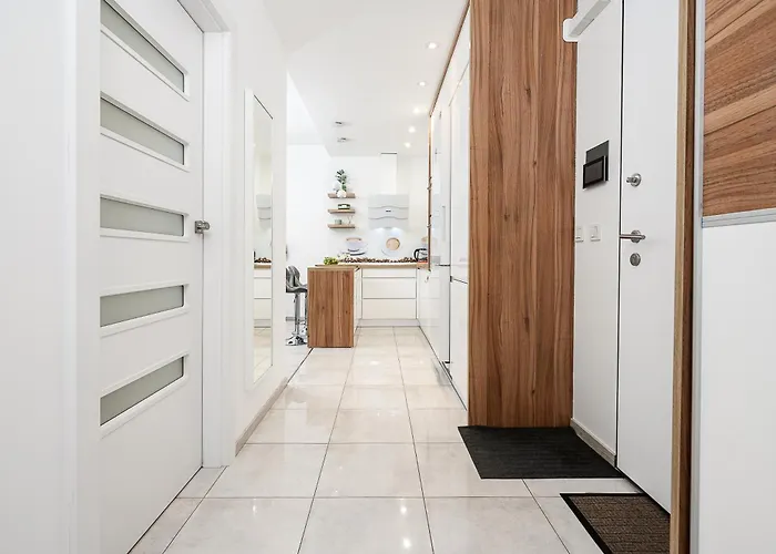 Lumina Spacious With Parking In * Warsaw