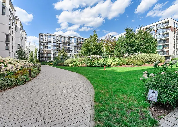 Lumina Spacious With Parking In *